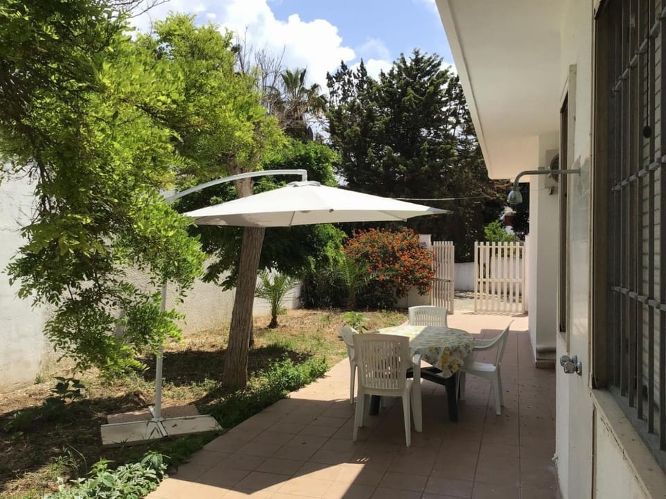 Villa Antonietta House in Torre Lapillo