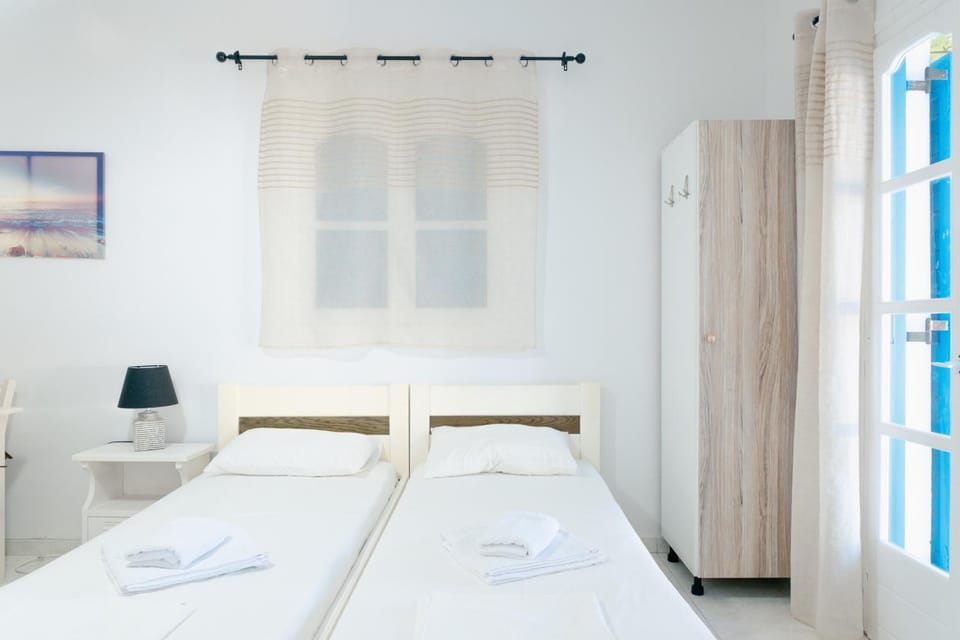 Sunrise Apartments 2 Mikri Vigla Naxos 2 Apartment in Naxos, Naxos and Lesser Cyclades, Greece