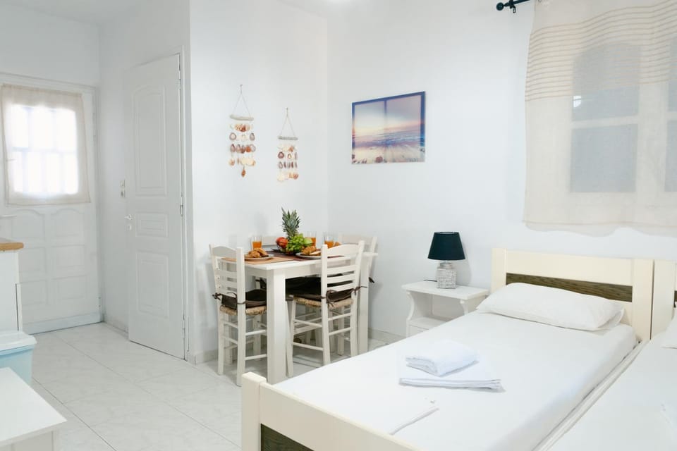 Sunrise Apartments 2 Mikri Vigla Naxos 2 Apartment in Naxos, Naxos and Lesser Cyclades, Greece