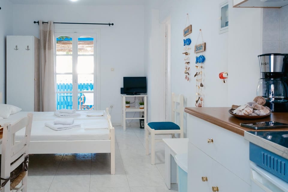 Sunrise Apartments 2 Mikri Vigla Naxos 2 Apartment in Naxos, Naxos and Lesser Cyclades, Greece