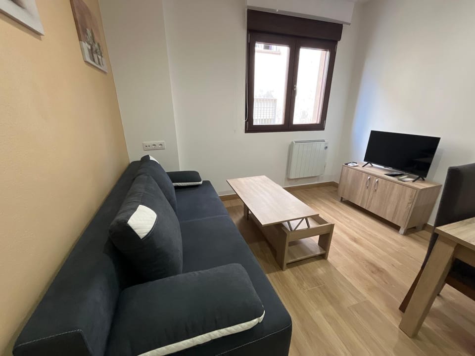 Communal lounge/ TV room, TV and multimedia, Living room, Evening entertainment