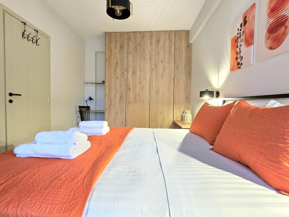 Bed, Photo of the whole room, Bedroom, towels, wardrobe