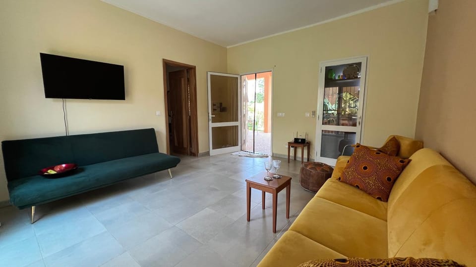 Communal lounge/ TV room, Living room, Seating area
