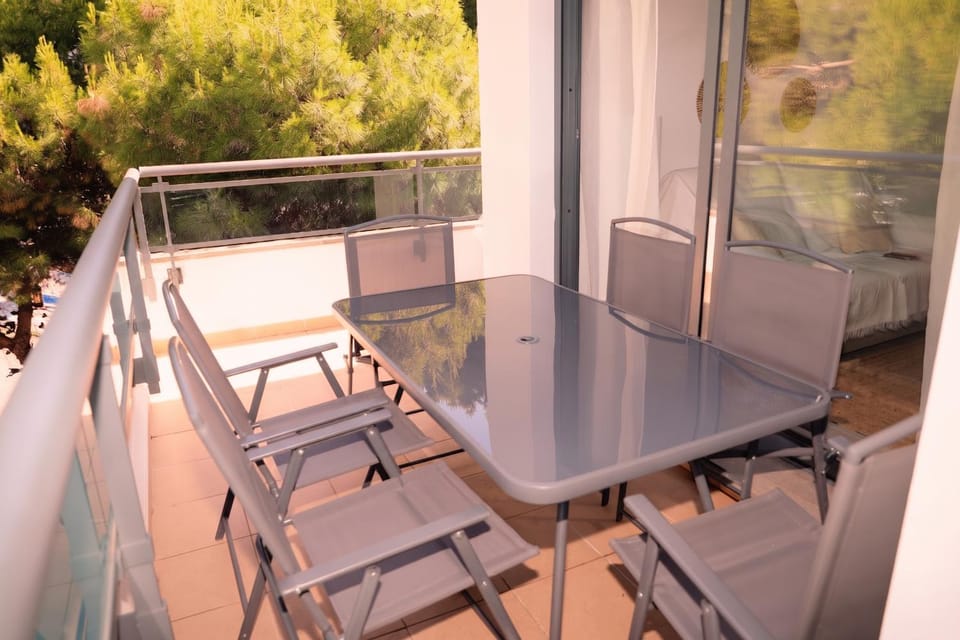 Patio, Day, View (from property/room), Balcony/Terrace, Living room, Seating area, Dining area