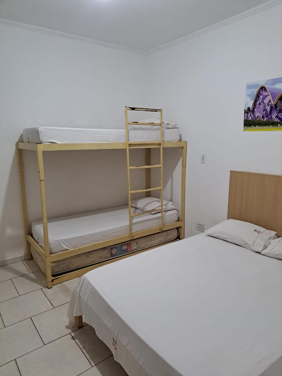 Bed, Photo of the whole room, bunk bed