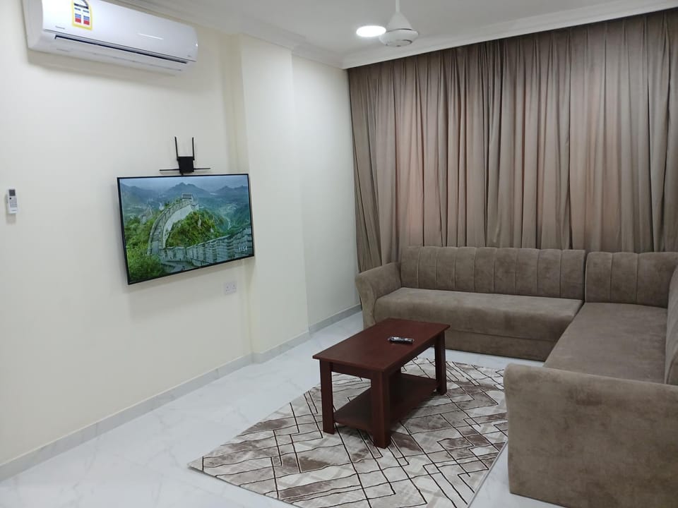 TV and multimedia, Living room, Seating area, air conditioner