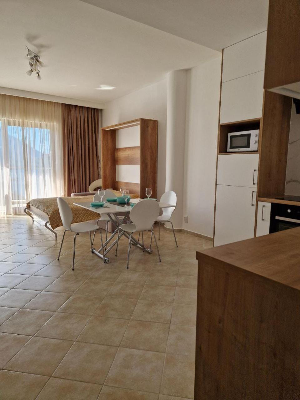 Kitchen or kitchenette, Living room, Seating area, Dining area, oven, stove