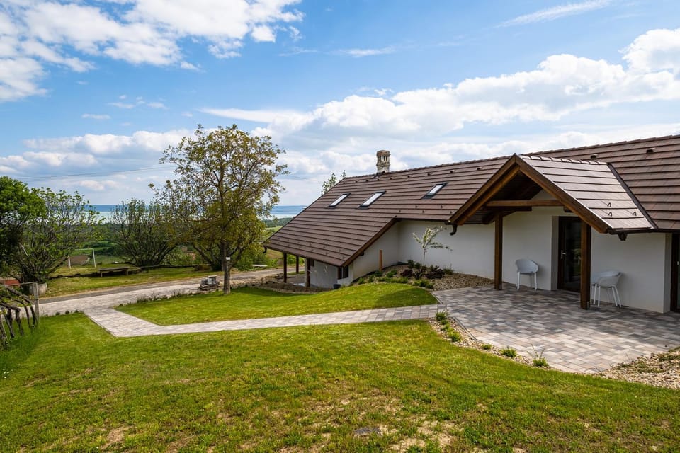 Martinus Bella Vista Apartment in Hungary