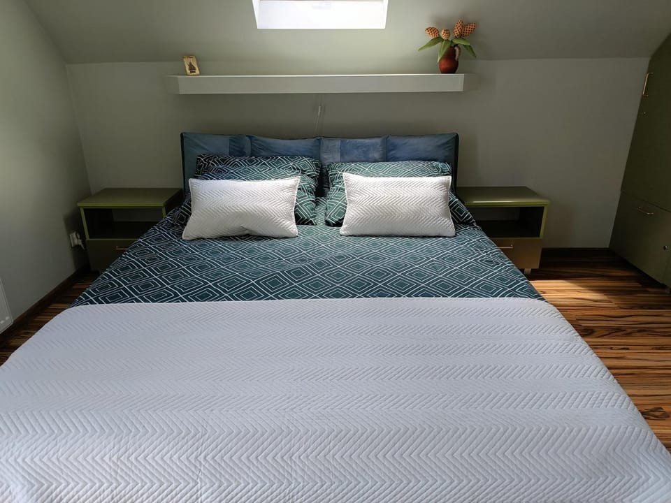 Bed, Bedroom