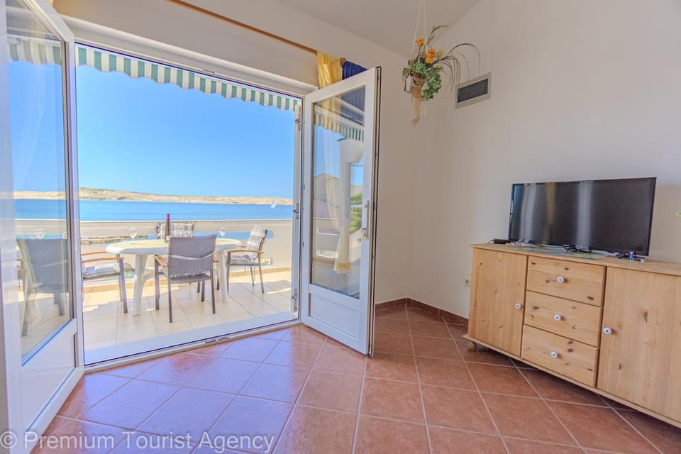 TV and multimedia, View (from property/room), Balcony/Terrace, Sea view