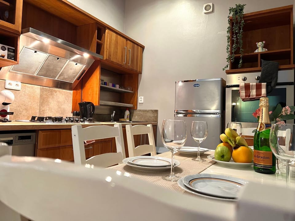 Dining area, dishwasher, oven