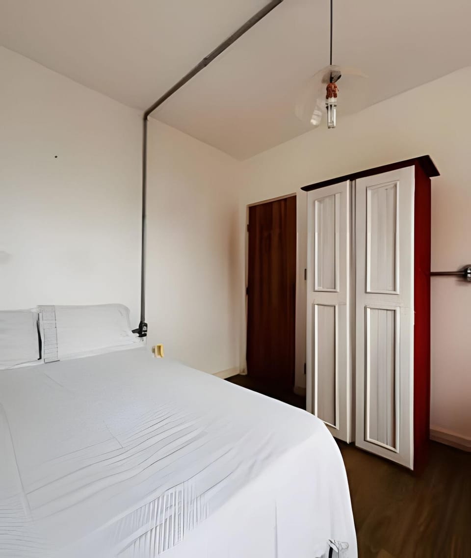 Bed, Bedroom, wardrobe, air conditioner