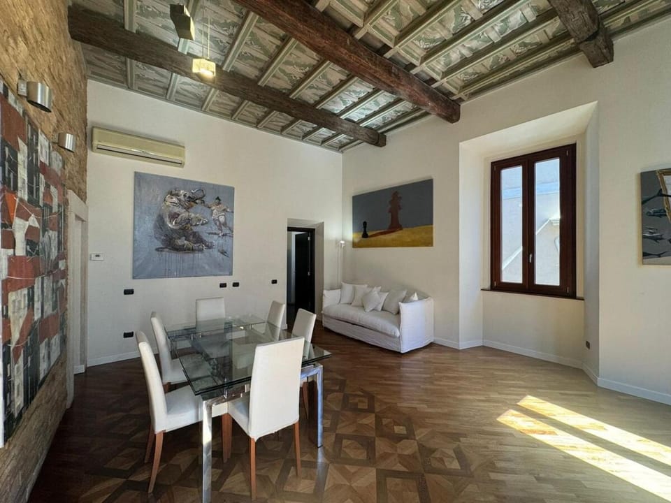 La Dolce Vita in the Ancient Rome Apartment in Rome