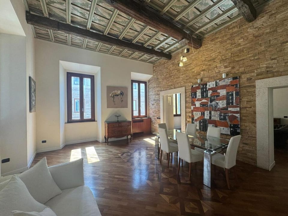 La Dolce Vita in the Ancient Rome Apartment in Rome