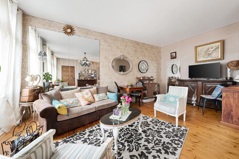 Communal lounge/ TV room