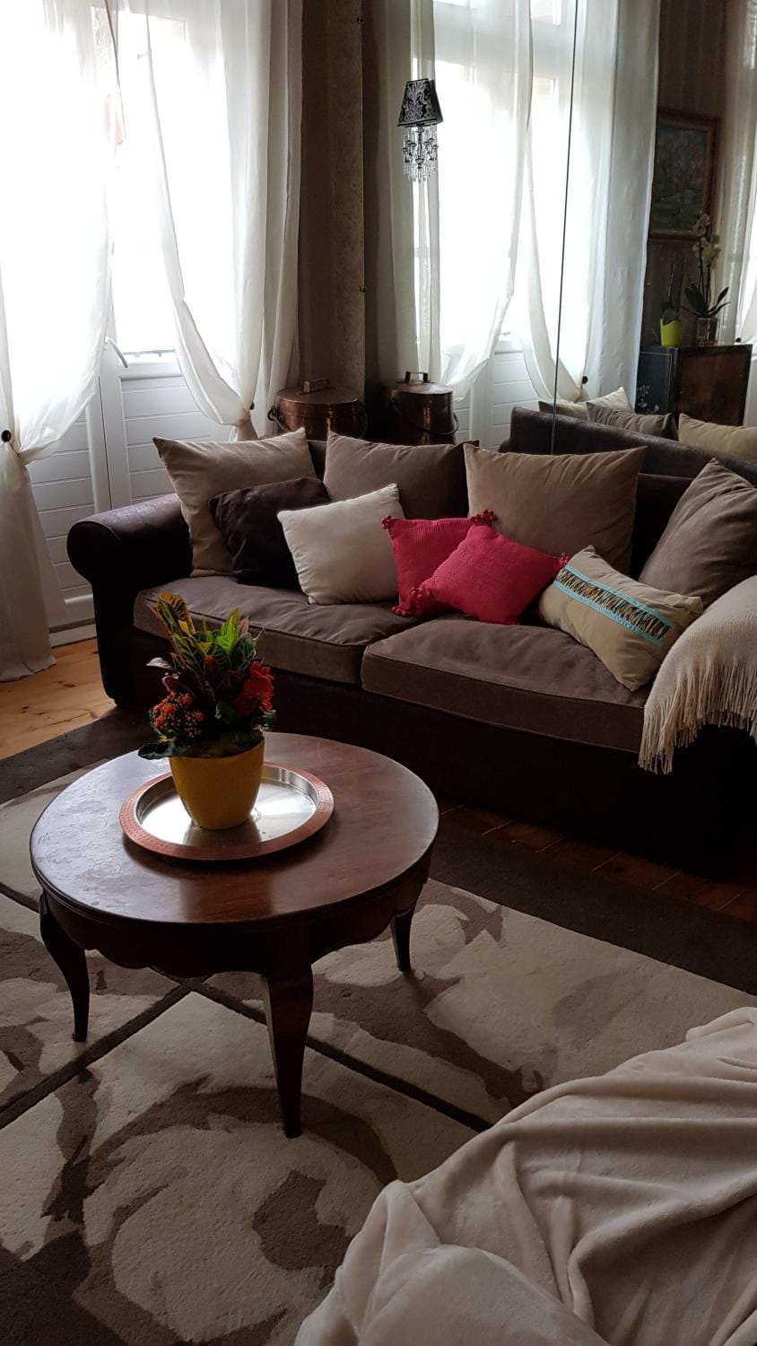 Communal lounge/ TV room