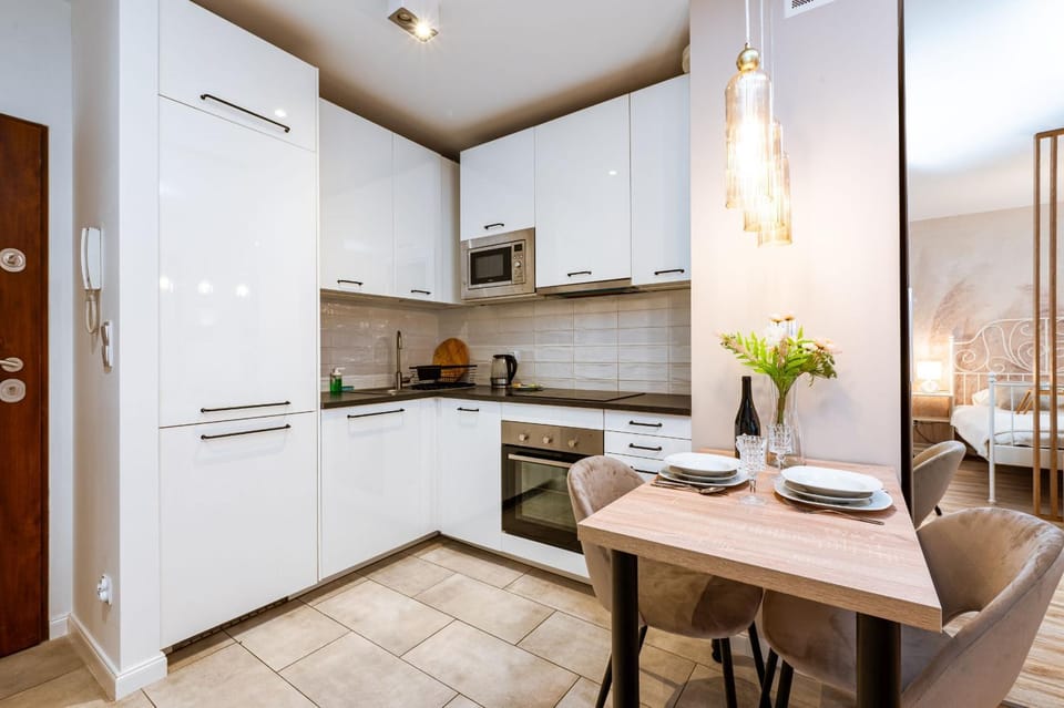 Kitchen or kitchenette, Dining area, dishwasher, oven, stove