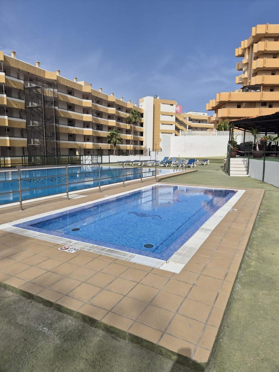 Swimming pool, Swimming pool