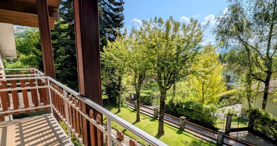 Balcony/Terrace, Quiet street view