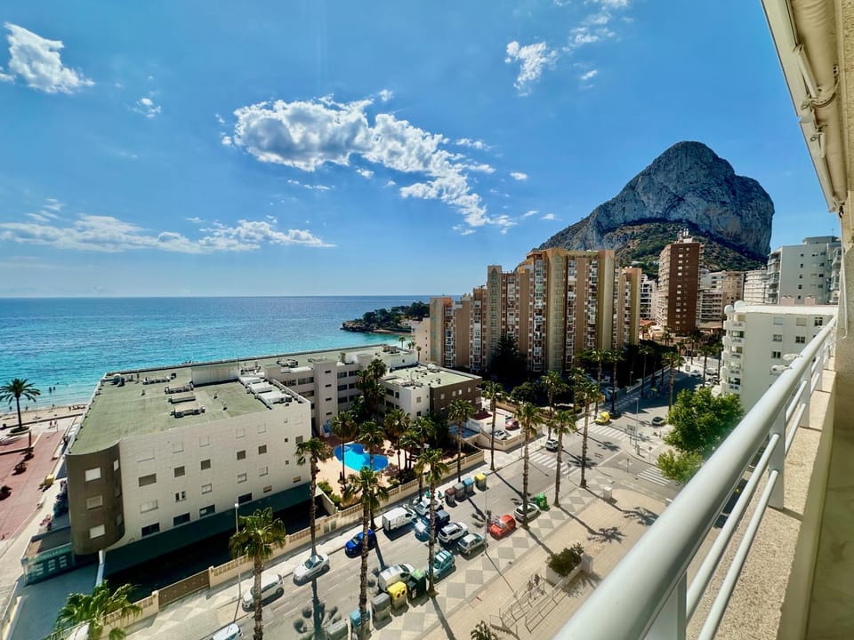 View (from property/room), Landmark view, Sea view