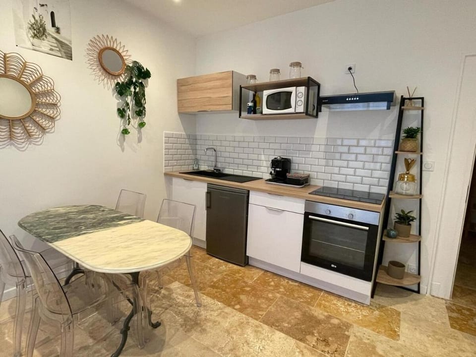 Appartement au cœur du village Apartment in Occitanie