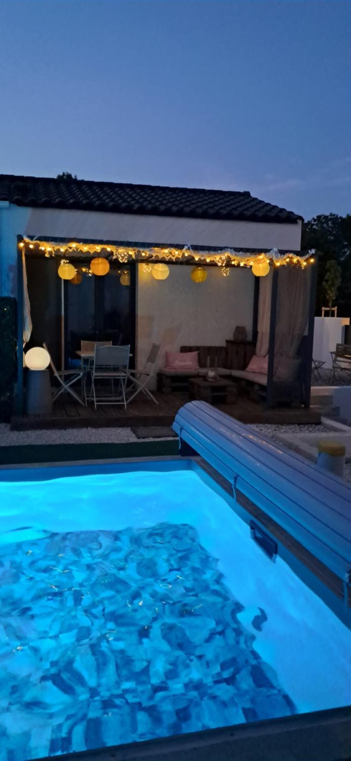 Night, Pool view