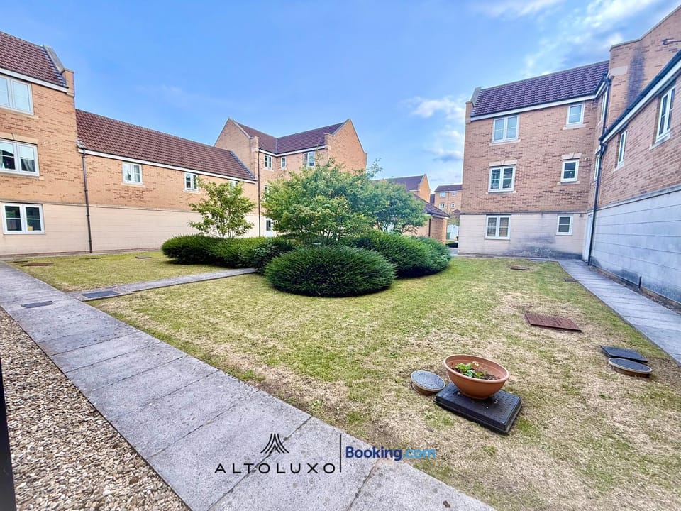 NOVA1 Stylish Cosy 1BR By AltoLuxo Short Lets Serviced Accommodation With Free Wifi & Parking Apartment in Bristol