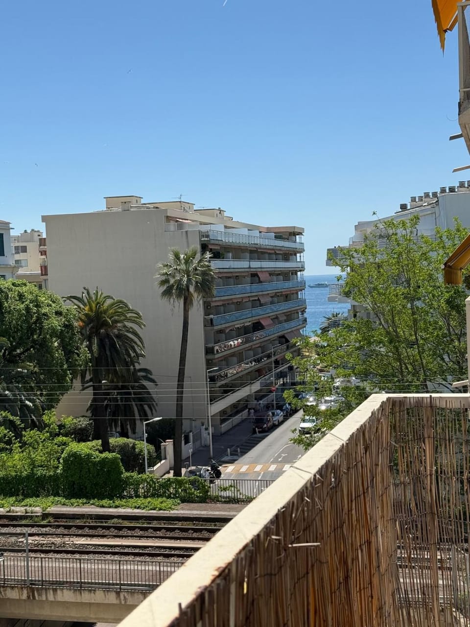 Property building, Day, Natural landscape, View (from property/room), Balcony/Terrace, City view, Sea view