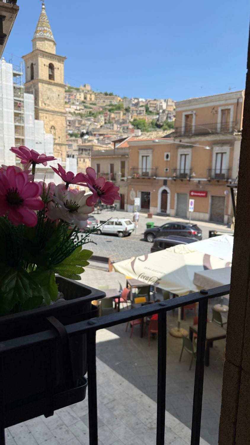 Agira Royal Central Rooms Apartment in Sicily