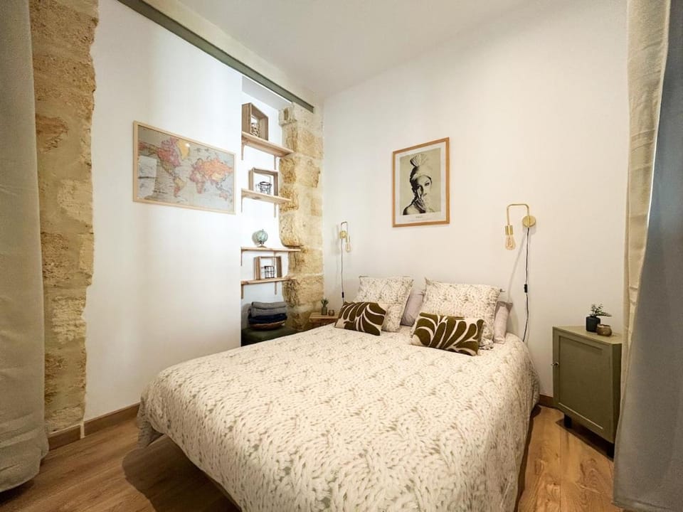 Un cocon de style rénové et climatisé proche gare Apartment in Bordeaux