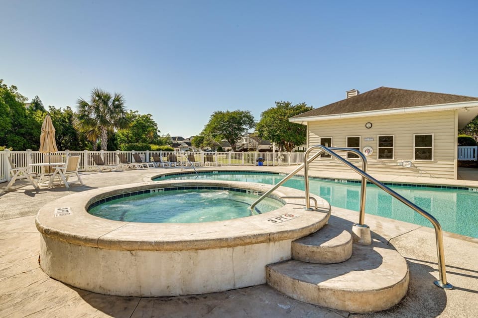 < 1 Mi to Legends Golf Resort: Condo w/ Pool! House in South Carolina
