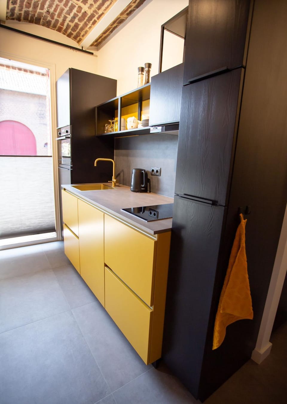 Kitchen or kitchenette, oven, stove