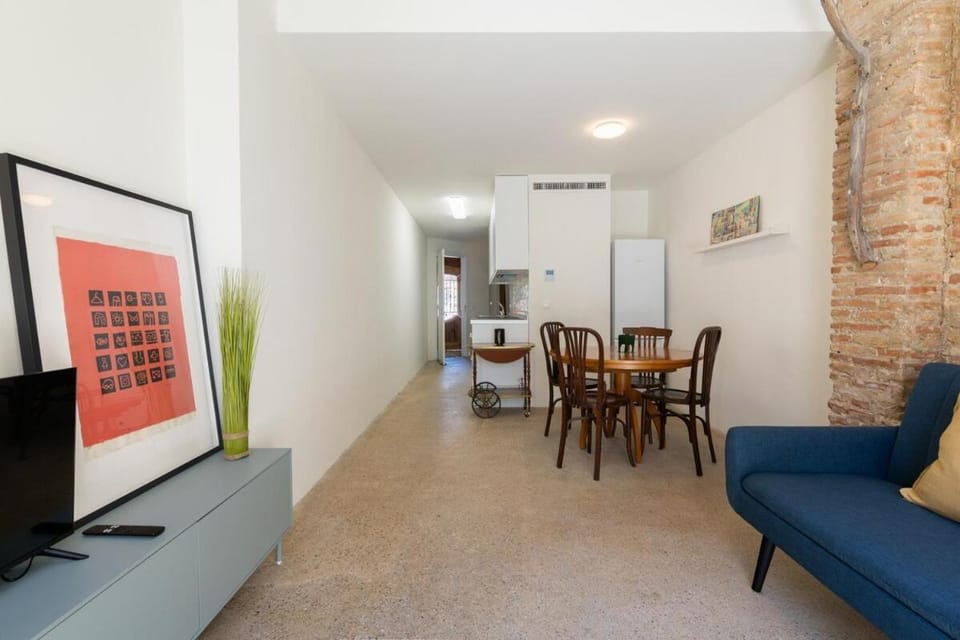 Apartamento2 para 4 huespedes con Patio y ducha Exterior Apartment in Valencia