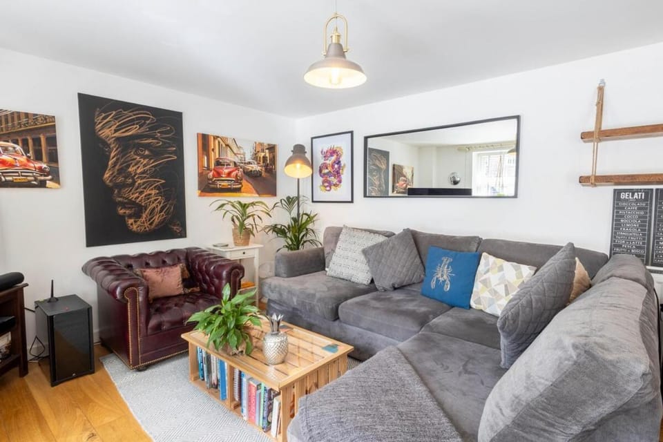Modern Apartment, Frome, WiFi, Double Bed, Smart TV Apartment in Frome