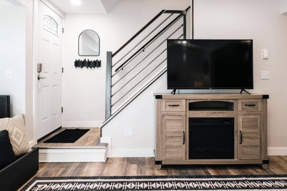 Pet-Friendly Townhouse Creekside Walk House in Sheridan