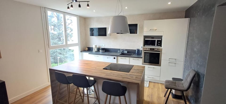 Dining area, dishwasher, oven, stove