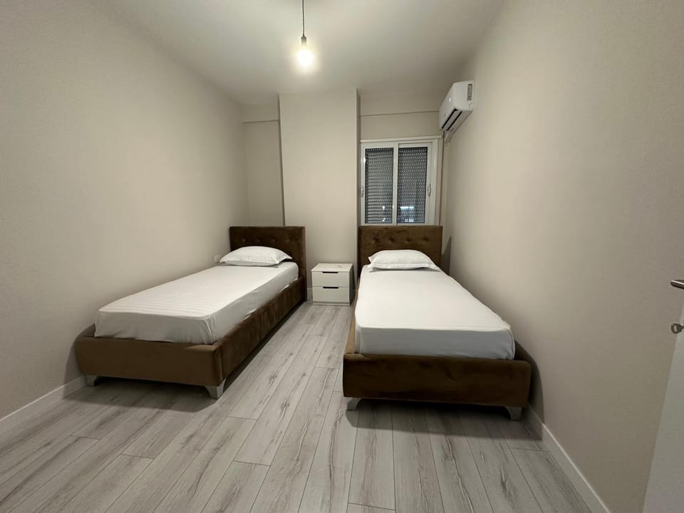 Bedroom, air conditioner