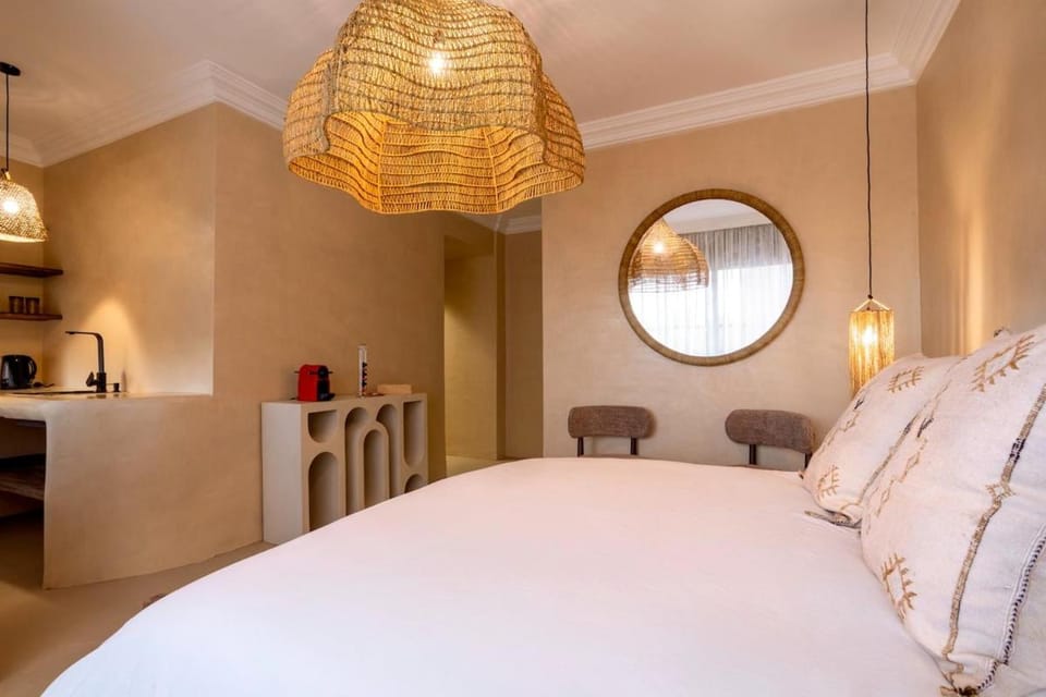 Bed, Kitchen or kitchenette, Photo of the whole room, Bedroom