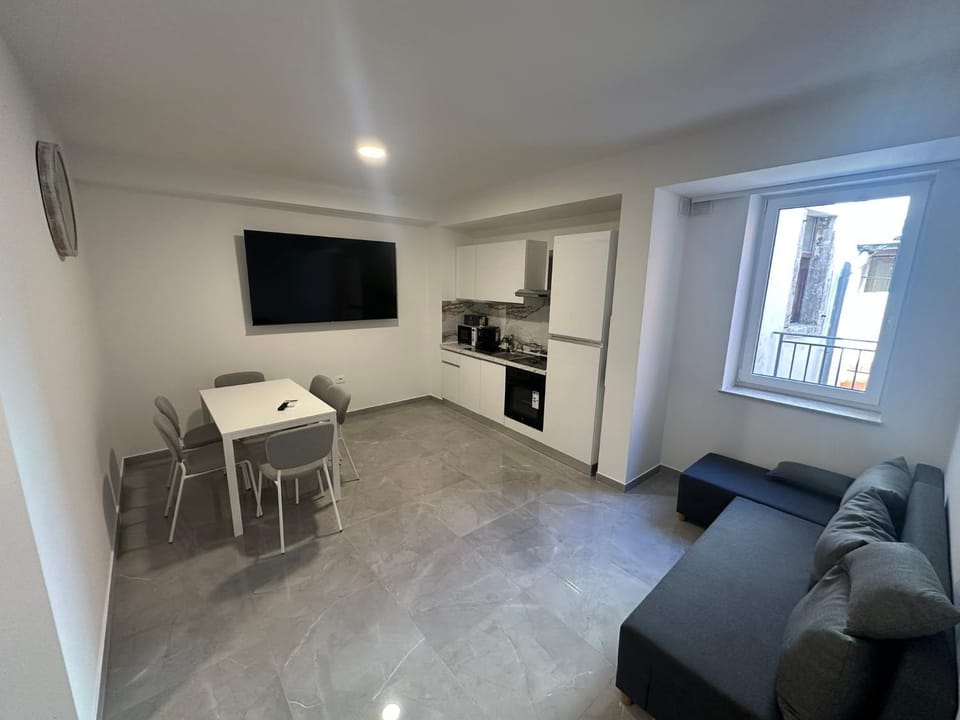 Communal lounge/ TV room, TV and multimedia, Kitchen or kitchenette, Living room, Seating area, Dining area, Evening entertainment, oven, pet friendly