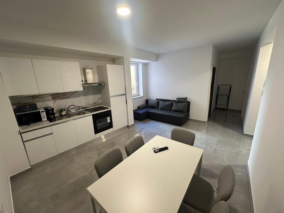 Kitchen or kitchenette, Living room, Seating area, Dining area, oven, pet friendly