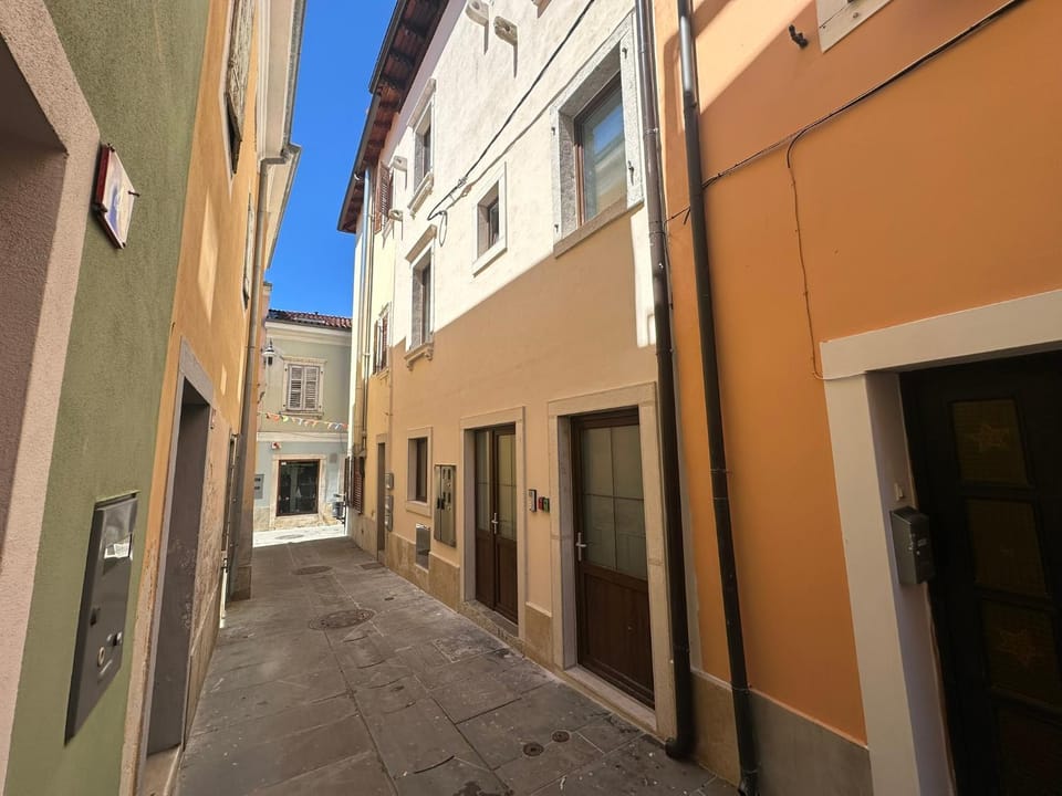 Property building, Street view