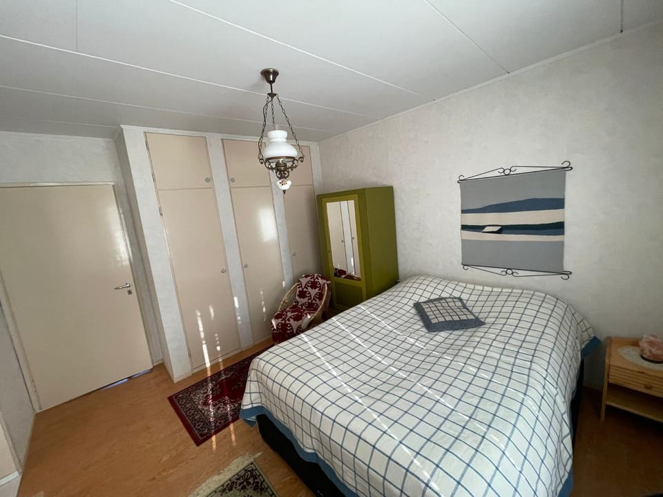 Bed, wardrobe