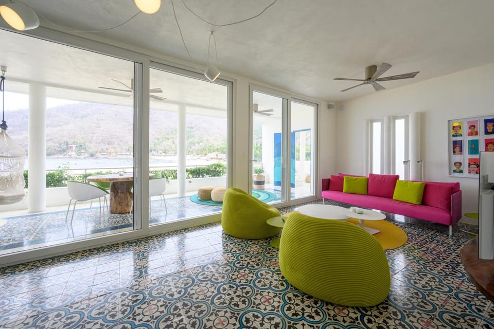 Living room, Seating area