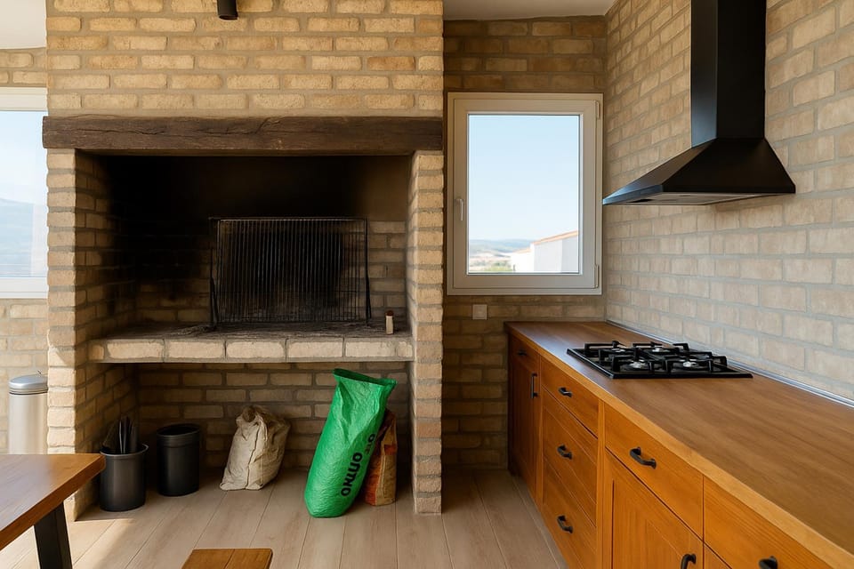 BBQ facilities, Kitchen or kitchenette