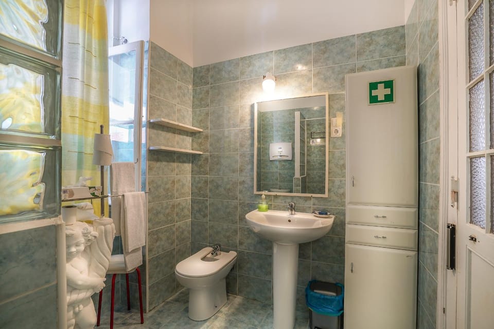 Bathroom, Area and facilities