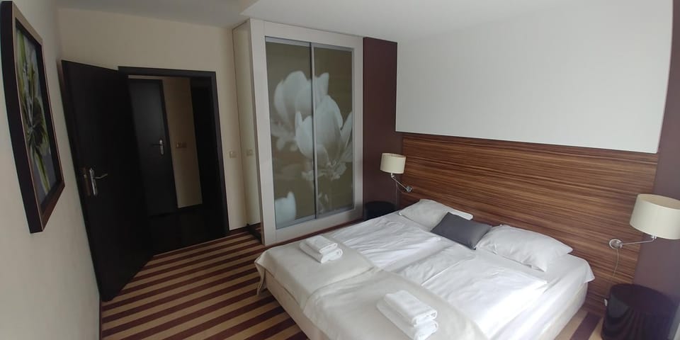 Bed, Bedroom, wardrobe