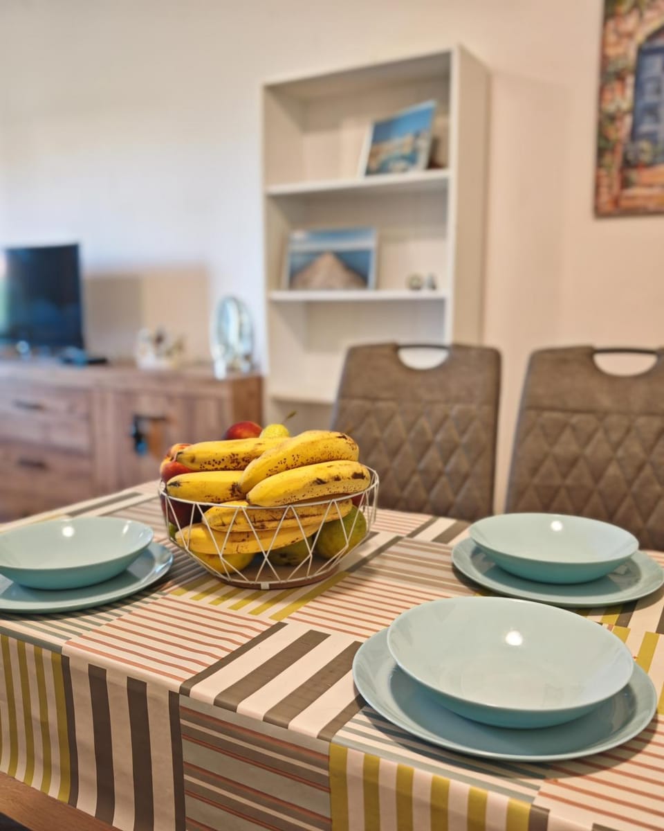 Food and drinks, Dining area