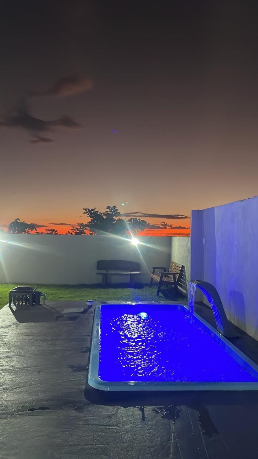 Casa com piscina e garagem privativa House in State of Goiás
