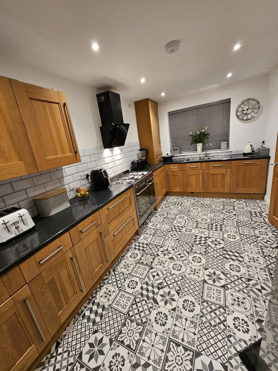 Modernised 3 Bed House House in Wrexham
