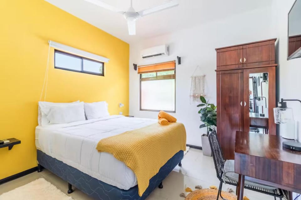 Bed, TV and multimedia, Bedroom, wardrobe, air conditioner